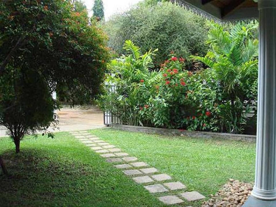 Hotel Sunflower Kataragama Exteriér fotografie