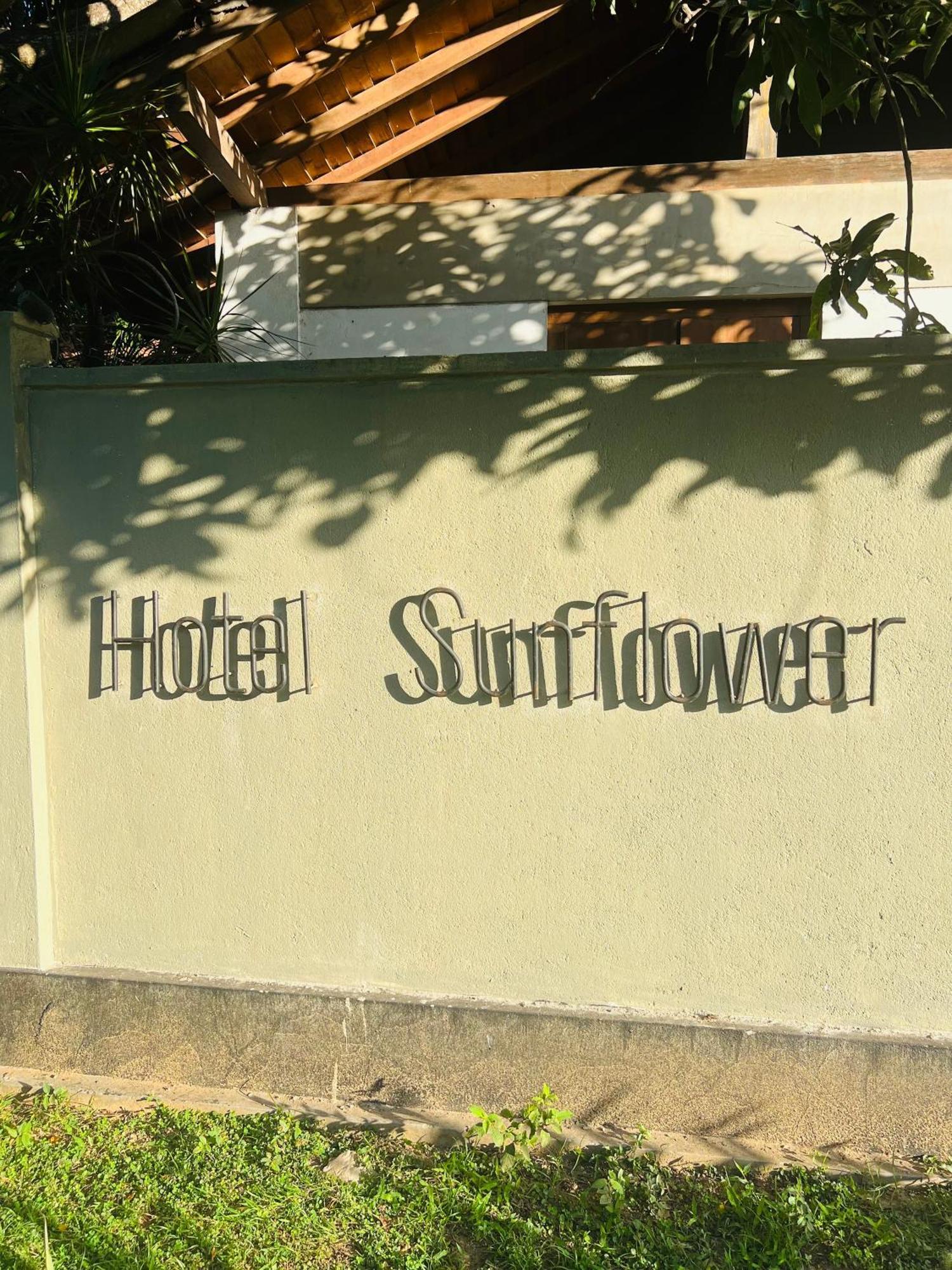 Hotel Sunflower Kataragama Exteriér fotografie
