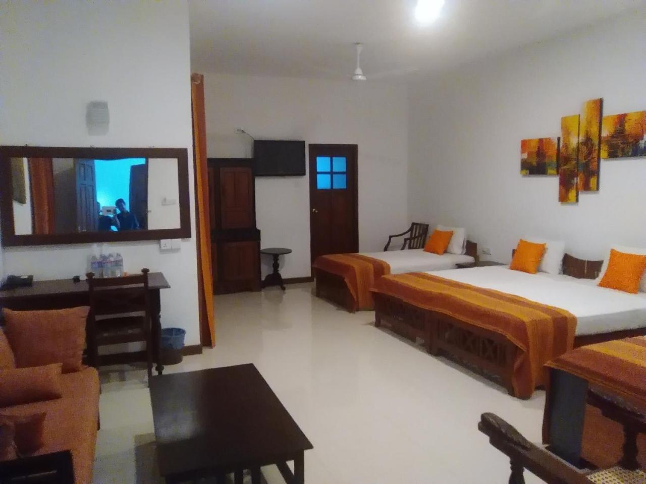 Hotel Sunflower Kataragama Exteriér fotografie
