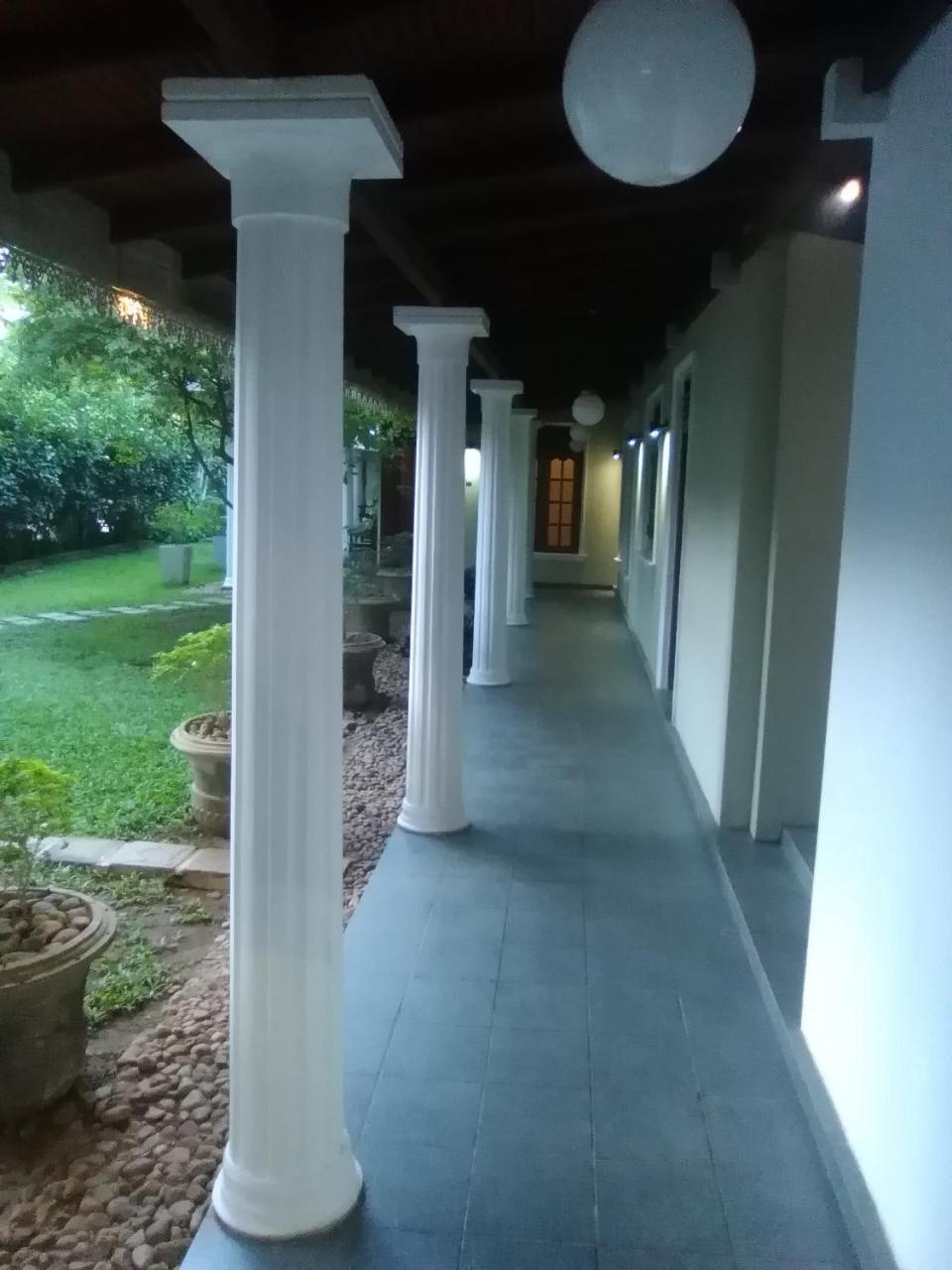 Hotel Sunflower Kataragama Exteriér fotografie